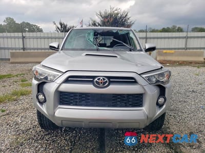 Piąte zdjęcie samochodu w środku: 2020 TOYOTA 4RUNNER TRD OFF-ROAD VIN:JTEBU5JR5L5772729 - miniatura