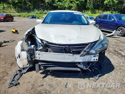 Piąte zdjęcie samochodu w środku: 2017 NISSAN ALTIMA 2.5 SR VIN:1N4AL3AP4HC233971 - miniatura