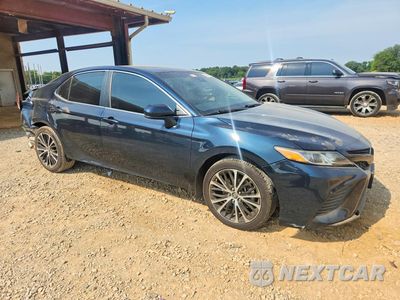 Czwarte zdjęcie samochodu z boku: 2018 TOYOTA CAMRY SE VIN:4T1B11HK3JU608117 - miniatura