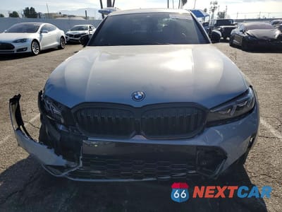 Piąte zdjęcie samochodu w środku: 2024 BMW 330E VIN:3MW39FF03R8E34037 - miniatura