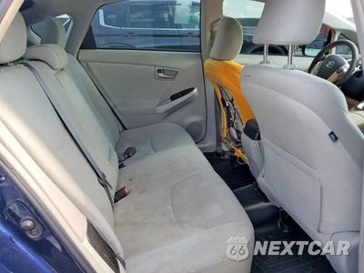 Zdjęcie 10 z 12 samochodu: 2013 TOYOTA PRIUS TWO VIN:JTDKN3DU2D0346341 - miniatura
