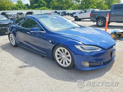 Czwarte zdjęcie samochodu z boku: 2018 TESLA MODEL S VIN:5YJSA1E21JF262358 - miniatura