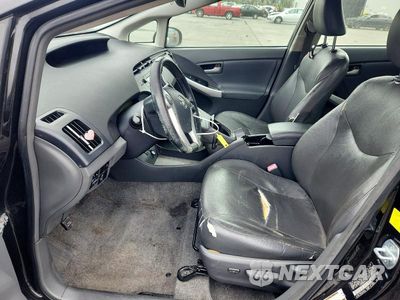 Zdjęcie 7 z 13 samochodu: 2011 TOYOTA PRIUS FOUR VIN:JTDKN3DU9B0257038 - miniatura