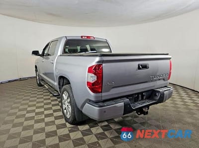 Trzecie zdjęcie samochodu z tyłu: 2016 TOYOTA TUNDRA CREWMAX LIMITED VIN:5TFHY5F15GX518194 - miniatura