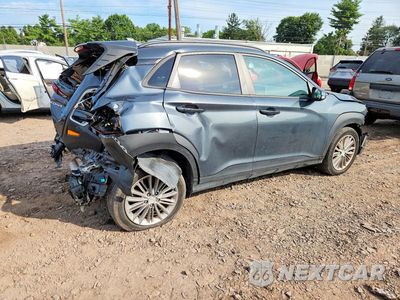 Trzecie zdjęcie samochodu z tyłu: 2021 HYUNDAI KONA SEL PLUS VIN:KM8K6CAAXMU629033 - miniatura