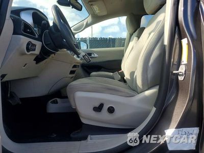 Zdjęcie 7 z 13 samochodu: 2018 CHRYSLER PACIFICA HYBRID TOURING PLUS VIN:2C4RC1H77JR163631 - miniatura