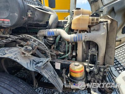 Zdjęcie 11 z 14 samochodu: 2016 VOLVO VNL SEMI TRUCK VIN:4V4NC9EH6GN938778 - miniatura