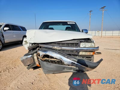 Piąte zdjęcie samochodu w środku: 2001 CHEVROLET SILVERADO C1500 VIN:2GCEC19T211120338 - miniatura