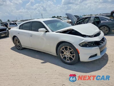 Czwarte zdjęcie samochodu z boku: 2015 DODGE CHARGER SXT VIN:2C3CDXJG6FH886937 - miniatura