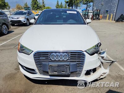 Piąte zdjęcie samochodu w środku: 2016 AUDI A3 E-TRON PREMIUM PLUS VIN:WAUTPBFFXGA097774 - miniatura