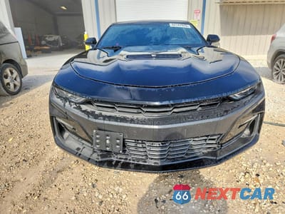 Piąte zdjęcie samochodu w środku: 2019 CHEVROLET CAMARO SS VIN:1G1FH3D75K0143629 - miniatura