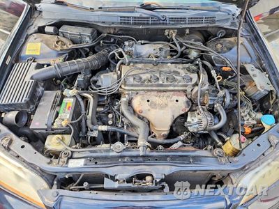 Zdjęcie 11 z 13 samochodu: 2001 HONDA ACCORD EX VIN:JHMCG56691C003124 - miniatura