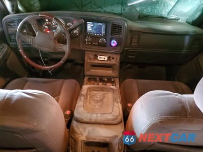 Zdjęcie 8 z 13 samochodu: 2006 CHEVROLET SILVERADO C2500 HEAVY DUTY VIN:1GCHC23D56F188234 - miniatura