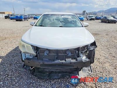 Piąte zdjęcie samochodu w środku: 2012 TOYOTA CAMRY HYBRID LE VIN:4T1BD1FK6CU055475 - miniatura
