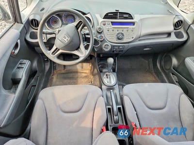 Zdjęcie 8 z 12 samochodu: 2010 HONDA FIT VIN:JHMGE8H22AS000137 - miniatura