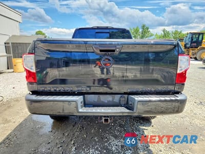 Zdjęcie 6 z 12 samochodu: 2019 NISSAN TITAN XD SV VIN:1N6BA1F4XKN512177 - miniatura