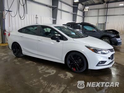 Czwarte zdjęcie samochodu z boku: 2018 CHEVROLET CRUZE LT VIN:1G1BE5SMXJ7164462 - miniatura