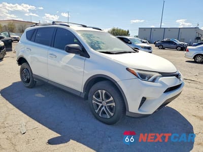 Czwarte zdjęcie samochodu z boku: 2016 TOYOTA RAV4 LE VIN:JTMZFREV5GJ098476 - miniatura