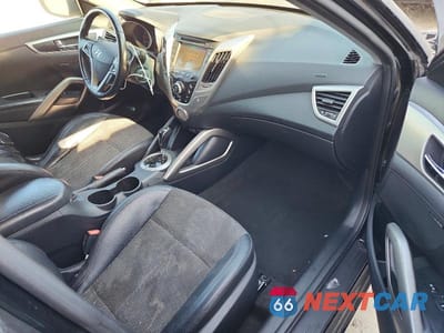 Zdjęcie 8 z 13 samochodu: 2013 HYUNDAI VELOSTER BASE VIN:KMHTC6AD5DU144436 - miniatura