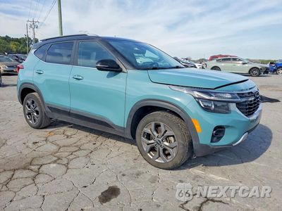 Czwarte zdjęcie samochodu z boku: 2024 KIA SELTOS S VIN:KNDEUCAA7R7617385 - miniatura