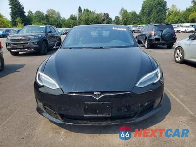Piąte zdjęcie samochodu w środku: 2017 TESLA MODEL S VIN:5YJSA1E15HF209700 - miniatura