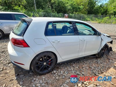 Trzecie zdjęcie samochodu z tyłu: 2021 VOLKSWAGEN GTI S VIN:3VW6T7AU0MM004934 - miniatura