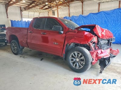 Czwarte zdjęcie samochodu z boku: 2021 CHEVROLET SILVERADO C1500 CUSTOM VIN:1GCRWBEH4MZ154244 - miniatura