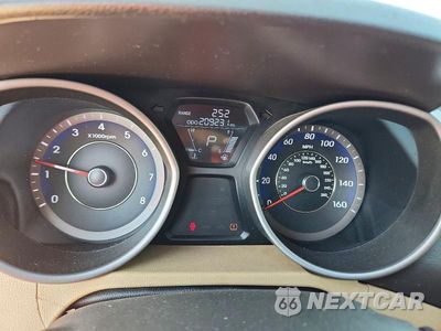 Zdjęcie 9 z 12 samochodu: 2012 HYUNDAI ELANTRA GLS VIN:KMHDH4AEXCU365998 - miniatura