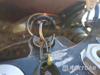 Zdjęcie 8 z 9 samochodu: 2006 YAMAHA YZFR1 VIN:JYARN15E16A006004 - miniatura