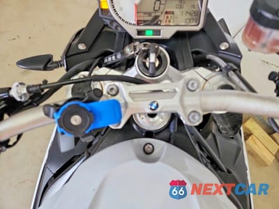 Zdjęcie 8 z 9 samochodu: 2020 BMW S 1000 R VIN:WB10D620XLZ972383 - miniatura