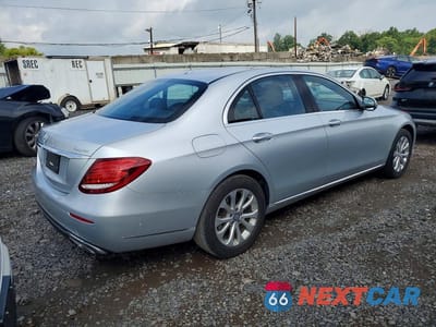 Trzecie zdjęcie samochodu z tyłu: 2017 MERCEDES-BENZ E 300 4MATIC VIN:WDDZF4KBXHA146249 - miniatura