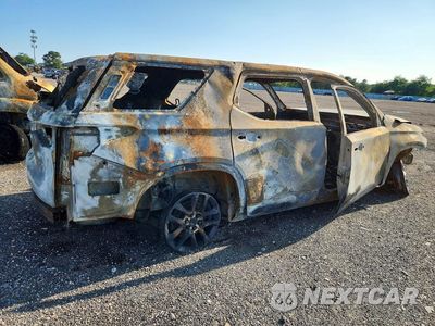 Trzecie zdjęcie samochodu z tyłu: 2020 CHEVROLET TRAVERSE LS VIN:1GNEVFKW4LJ271192 - miniatura