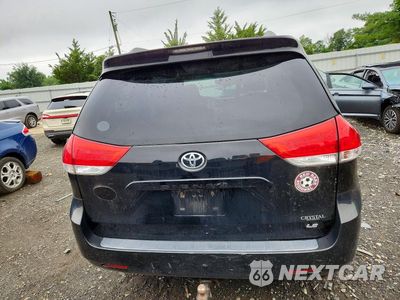 Zdjęcie 6 z 13 samochodu: 2013 TOYOTA SIENNA LE VIN:5TDKK3DC0DS398743 - miniatura