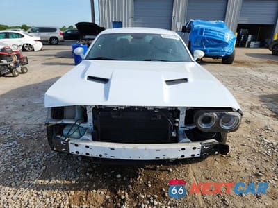Piąte zdjęcie samochodu w środku: 2017 DODGE CHALLENGER SXT VIN:2C3CDZAGXHH531896 - miniatura