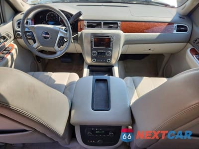 Zdjęcie 8 z 13 samochodu: 2007 GMC YUKON XL K1500 VIN:1GKFK163X7J348876 - miniatura