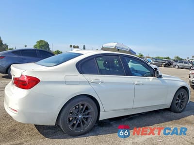 Trzecie zdjęcie samochodu z tyłu: 2017 BMW 320 I VIN:WBA8E1G3XHNU17387 - miniatura