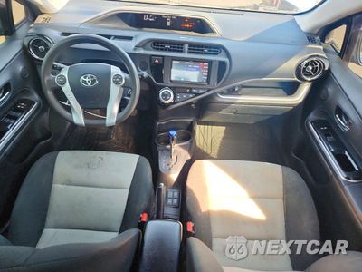 Zdjęcie 8 z 12 samochodu: 2015 TOYOTA PRIUS C TWO VIN:JTDKDTB35F1583092 - miniatura