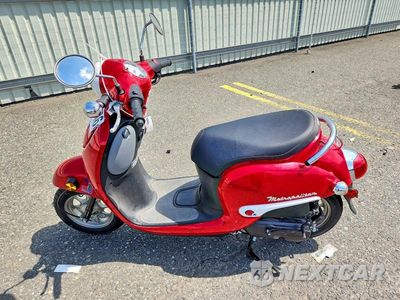 Trzecie zdjęcie samochodu z tyłu: 2017 HONDA NCW50 VIN:JH2AF7712HK101476 - miniatura