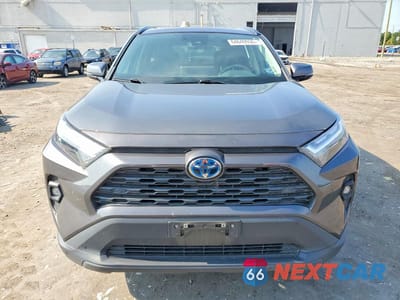 Piąte zdjęcie samochodu w środku: 2024 TOYOTA RAV4 XLE PREMIUM VIN:2T3B6RFV0RW051277 - miniatura