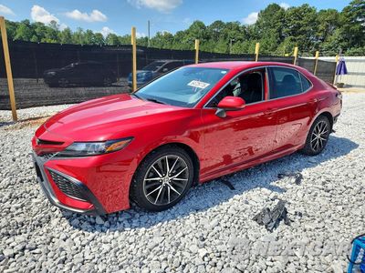 2021 TOYOTA CAMRY SE 4T1G11AK4MU472505 - główne zdjęcie licytacji z USA - miniatura