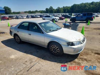 Czwarte zdjęcie samochodu z boku: 2000 TOYOTA CAMRY LE VIN:4T1BG22K7YU013861 - miniatura