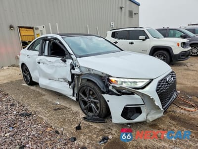 Czwarte zdjęcie samochodu z boku: 2024 AUDI A3 PREMIUM PLUS VIN:WAUHUDGY0RA008856 - miniatura