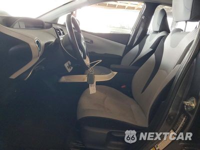 Zdjęcie 7 z 12 samochodu: 2018 TOYOTA PRIUS THREE VIN:JTDKARFU9J3055521 - miniatura