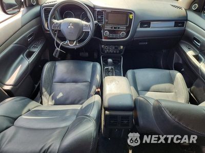 Zdjęcie 8 z 13 samochodu: 2019 MITSUBISHI OUTLANDER SE VIN:JA4AD3A32KZ006443 - miniatura