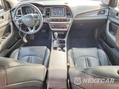Zdjęcie 8 z 12 samochodu: 2018 HYUNDAI SONATA LIMITED VIN:5NPE34AF2JH630856 - miniatura