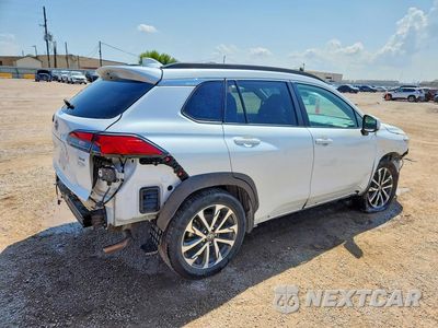 Trzecie zdjęcie samochodu z tyłu: 2022 TOYOTA COROLLA CROSS XLE VIN:7MUEAABG6NV034943 - miniatura