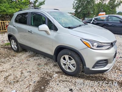 Czwarte zdjęcie samochodu z boku: 2019 CHEVROLET TRAX 1LT VIN:KL7CJLSB3KB857783 - miniatura