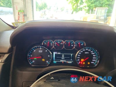 Zdjęcie 9 z 13 samochodu: 2016 CHEVROLET SUBURBAN K1500 LT VIN:1GNSKHKC5GR161014 - miniatura