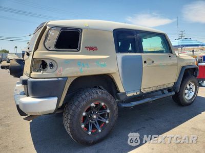 Trzecie zdjęcie samochodu z tyłu: 2011 TOYOTA FJ CRUISER BASE VIN:JTEZU4BF5BK011292 - miniatura