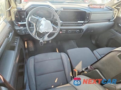 Zdjęcie 8 z 12 samochodu: 2026 CHEVROLET SILVERADO K1500 RST VIN:3GCUKEEDXTG244291 - miniatura